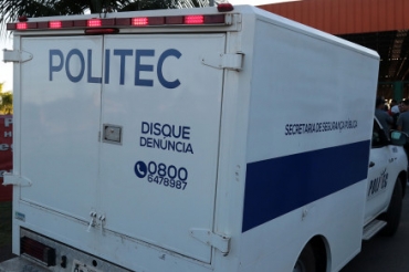 Equipes da Politec estiveram no local do crime e constaram que vtima foi esfaqueada
