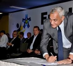 De acordo com o Braslia Dados, o prefeito Zema Fernandes seria reeleito em todos os cenrios com eventuais adversrios.