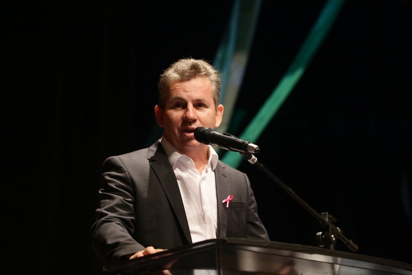 Mauro Mendes durante discruso de abertura do VI Congresso Estadual de Vereadores, na AL, na manh� desta 3�, quando relelmbrou situa��o de MT