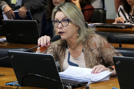 A senadora Selma Arruda, que  relatora do Projeto de Lei 634/2019