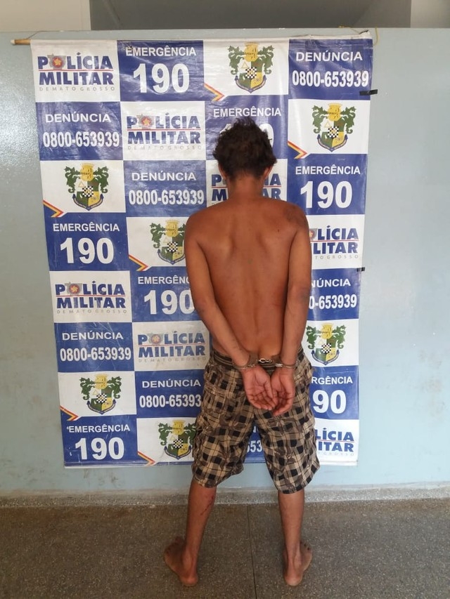 Segundo a Polcia Militar, os dois brigavam e um deles provocou queimaduras nas costas e no brao da vtima. Vtima foi levada at a Unidade de Pronto Atendimento (UPA).