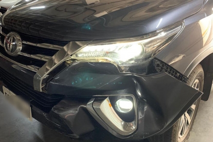 A Toyota Hilux da empresria, que conseguiu se desvencilhar dos ladres