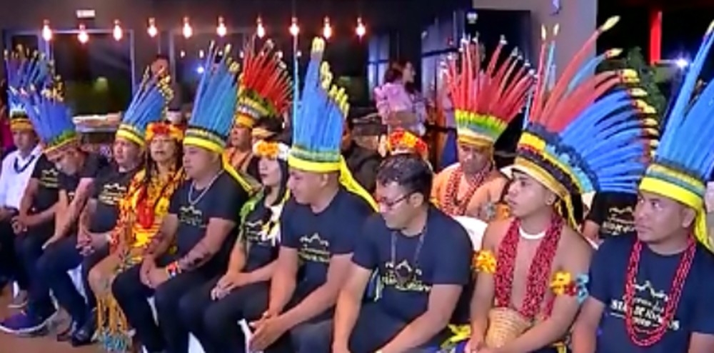 ndios formandos do curso de gesto de negcios em MT  Foto: Reproduo/TVCA