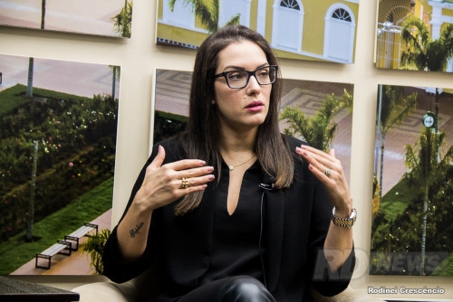 Deputada Janana Riva (MDB),  durante  entrevista ao Rdtv e visita  sede do Portal Rdnews