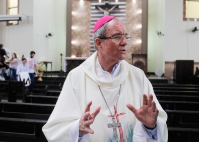 Dom Juventino assina carta de manifestao da igreja perante denncia