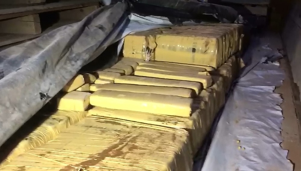 Mais de 2 toneladas foram apreendidas em Cuiab  Foto: PM/MT