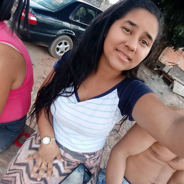 Luciana Ferreira da Silva, de 18 anos, morreu com suspeita de dengue hemorrgica em Sinop  Foto: Facebook/Reproduo