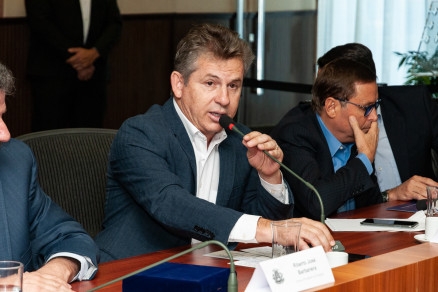 O governador Mauro Mendes, que baixou novo decreto com medidas contra a doena