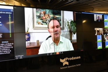 O senador Wellington Fagundes, em videoconferncia durante sesso do Senado, que suspendeu os encontros fsicos, aps caso de coronavrus