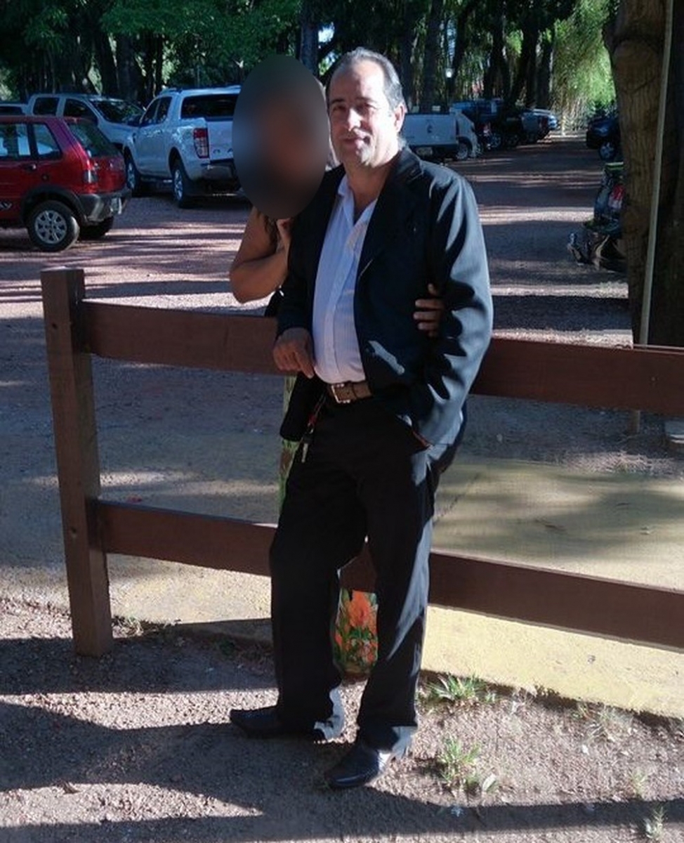 Arquimedes Pimentel, de 54 anos, morreu enquanto fazia conserto de caminhonete  Foto: Facebook/Reproduo