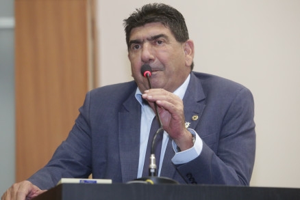 O deputado dr. Joo Jos, que tem formao mdica