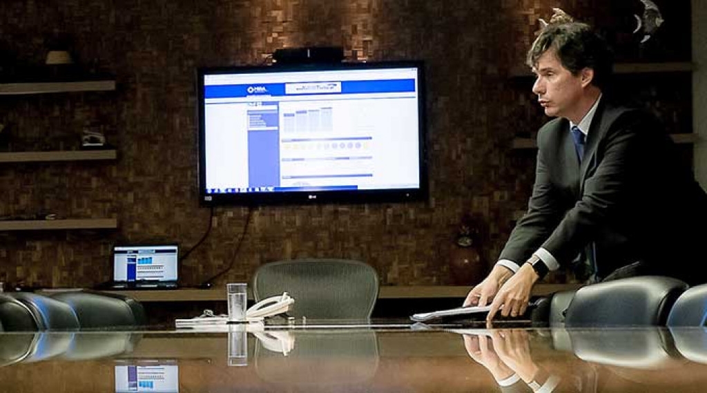 O secretrio estadual de Fazenda, Rogrio Gallo, diz que servidores podem ser chamados a dar sua parcela de sacrifcio, mas tudo ser feito com dilogo