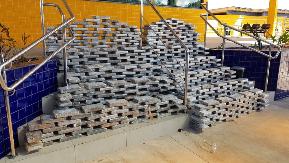 Motorista de caminho foi preso em MT com meia tonelada de cocana que levaria da Bolvia para SP  Foto: Polcia Rodoviria Federal de Mato Grosso/Assessoria