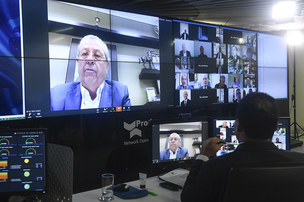 Senador Jayme Campos (DEM) durante sesso remota; parlamentar de MT promete trabalhar para resguardar direitos do trabalhador na votao de projeto