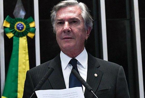 Collor foi afastado da presidncia em um processo de impeachment em 1992