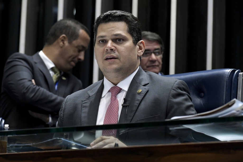 Presidente do Senado Davi Alcolumbre (DEM-AP) diz que o Projeto de Lei que trata das fake news deve ser votado na sesso remota da prxima tera (02)