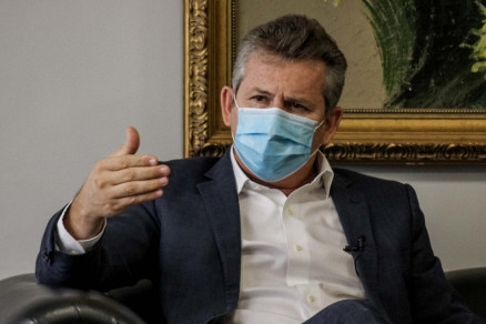 O governador Mauro Mendes, que acredita no adiamento da eleio