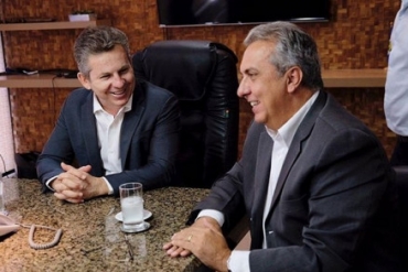 O governador Mauro Mendes e o ex-deputado Adriano Silva, que faleceu na ltima noite