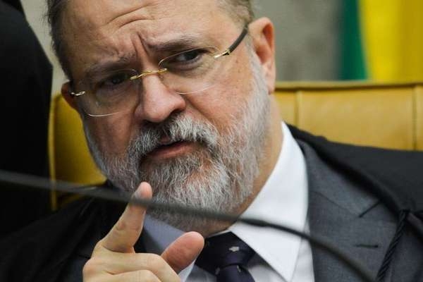 Parte dos procuradores considera que o atual PGR excessivamente prximo ao presidente da Repblica