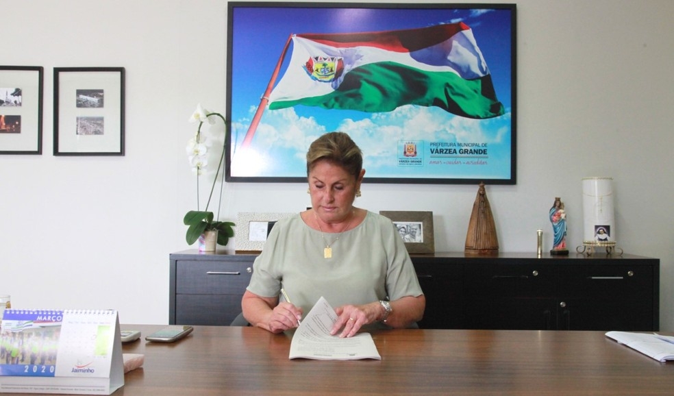 Decreto foi assinado pela prefeita Lucimar Campos  Foto: Prefeitura de Vrzea Grande-MT/Assessoria