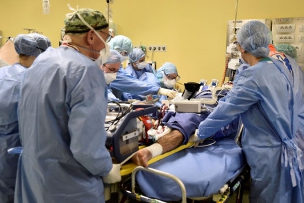 Paciente com coronavrus  atendido em uma Unidade de Terapia Intensitva