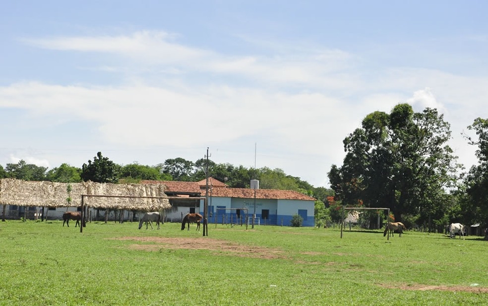 Acesso  aldeia ndios Umutina est fechado  Foto: Ericksen Vital/G1