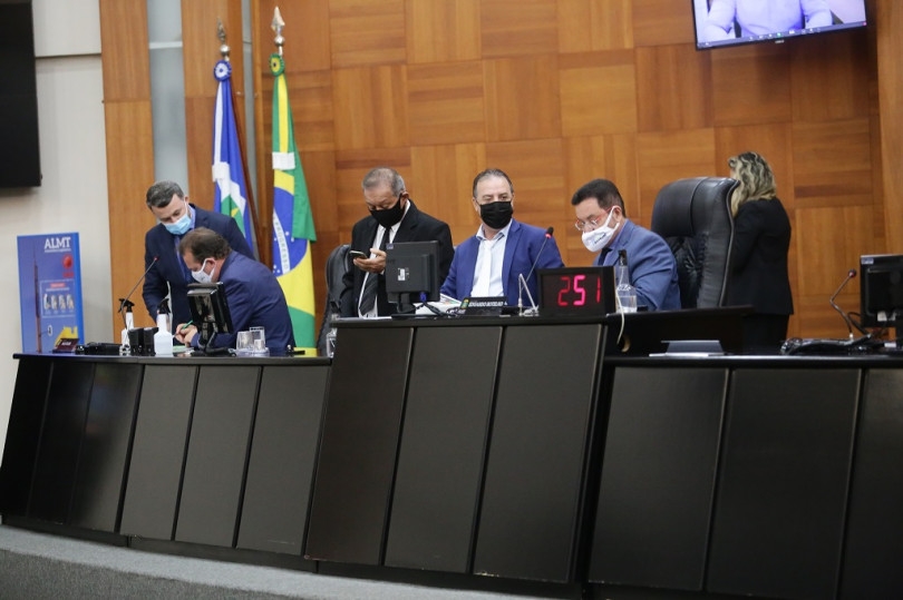 Deputados Xuxu Dal Molin, Max Russi,Slvio Fvero e Eduardo Botelho durante sesso plenria da AL, que deve ter novo regulamento neste ano