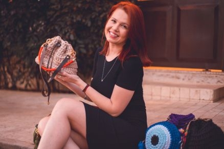 Stefnia Ruwer faz bolsas e acessrios para vender por encomenda