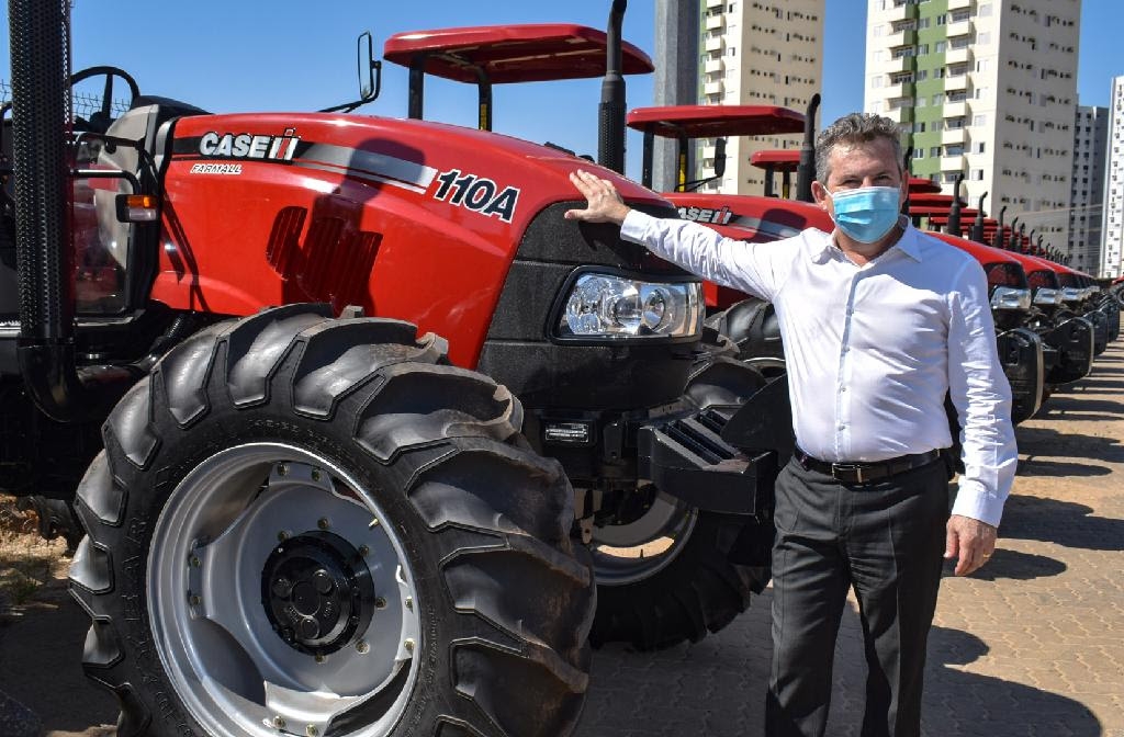 Governador entrega 42 tratores agrcolas da SEAF  - Foto por: Michel Alvim - SECOM/MT