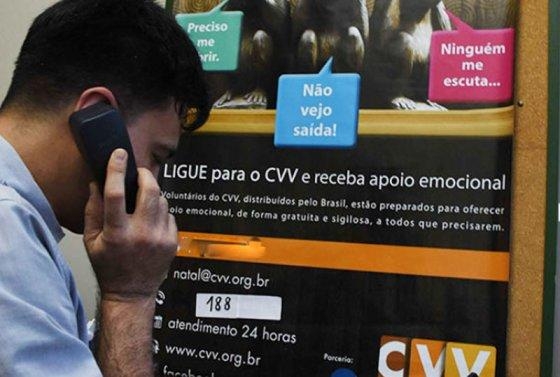 As pessoas ligam para o CVV, principalmente, porque se sentem sozinhas e querem ser ouvidas