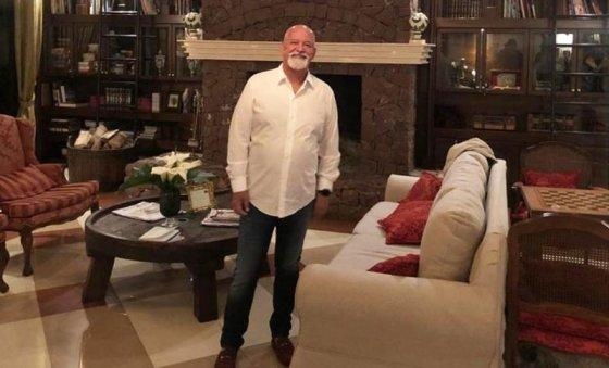 O empresrio Tairone Conde foi preso em operao da PF. Ele  dono de uma concessionria de carros de luxo, no Coxip