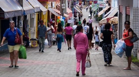 O comrcio em Cuiab poder funcionar na sexta, Dia da Conscincia Negra, segundo a CDL