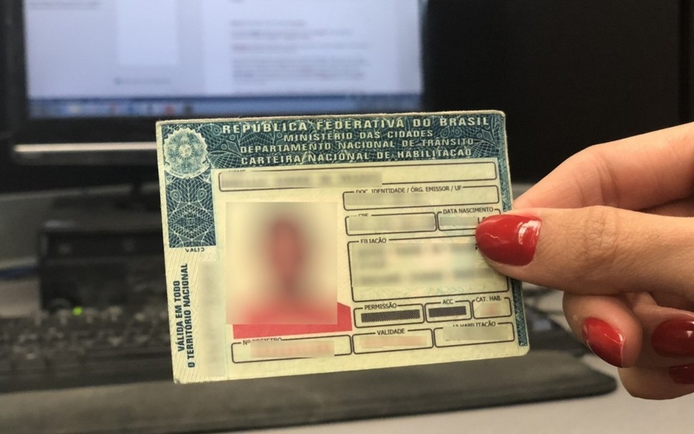Carteira Nacional de Habilitao (CNH), em imagem de arquivo  Foto: Murillo Velasco/G1