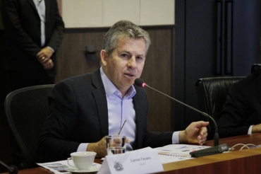 Governador Mauro Mendes durante evento de lan�amento do sistema digital de aplica��o de multas ambientais; disse que sentiu lisojeado com convite