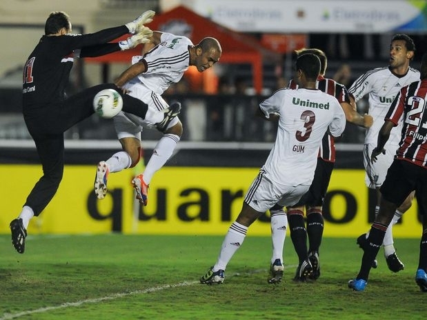 O goleiro tricolor disse que a falha foi coletiva no 1 gol do Fluminense