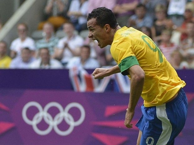 Leandro Damio anotou dois gols na vitria da Seleo Brasileira