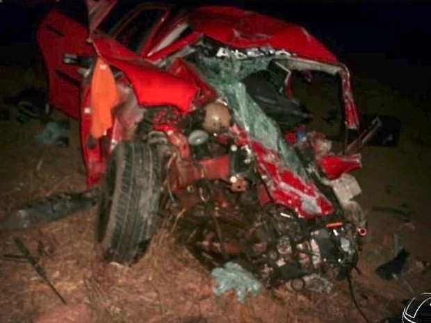 Os cerca de 40 passageiros do nibus no tiveram ferimentos.