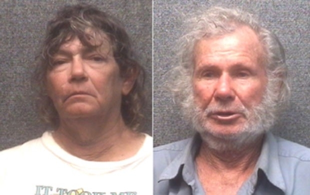 James Harsey, de 76 anos, foi pego fazendo sexo oral em Audra Rodriguez, de 64.