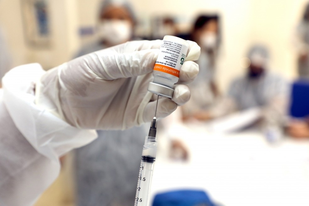 Profissionais da sade de Cuiab que no se vacinar at domingo deixaro de fazer parte do grupo prioritrio  Foto: Luiz Alves