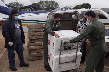 Deslocamento e transporte de doses da vacina para o interior do Estado