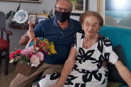 Amlia Curvo de Campos com o filho, o ex-governador Jlio Campos