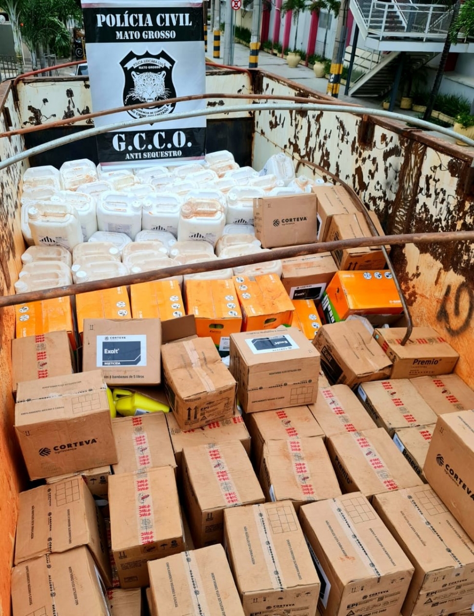 Fazendeira, gerente e funcionrio de fazenda so presos suspeitos de roubo de R$ 1,5 milho em agrotxico em Mato Grosso  Foto: Polcia Civil de Mato Grosso/Assessoria