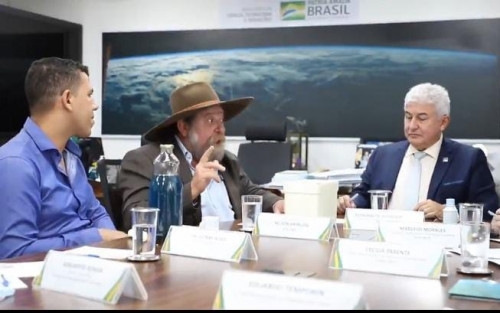 Barbudo e pesquisador Ilton estiveram com ministro  Marcos Pontes no dia 12 de Maro