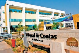 Tribunal de Contas de MT investiga se pessoas usaram CPFs de mortos para furar fila de vacinao