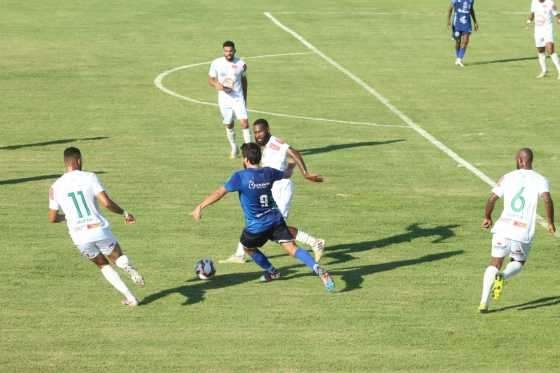 Lance da partida entre Nova Mutum e Operrio