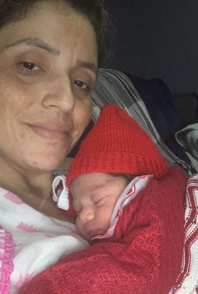 Daiane Gonalves deu  luz a Ayla Maya aps sesso de quimioterapia  Foto: Daiane Gonalves/Arquivo pessoal