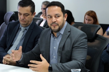 O defensor pblico-geral Clodoaldo Queirz: explicaes para a AL