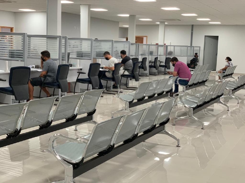 Atendimento ao pblico na sede do Detran-MT - Foto por: Lidiana Cuiabano/Detran-MT