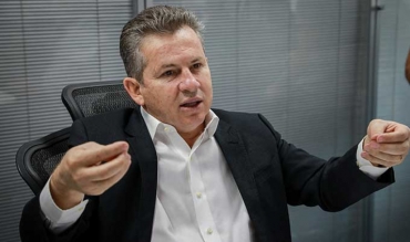 O governador Mauro Mendes: projetos para alterar alquota de aposentados