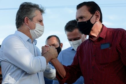 O governador Mauro Mendes e o deputado Carlos Bezerra